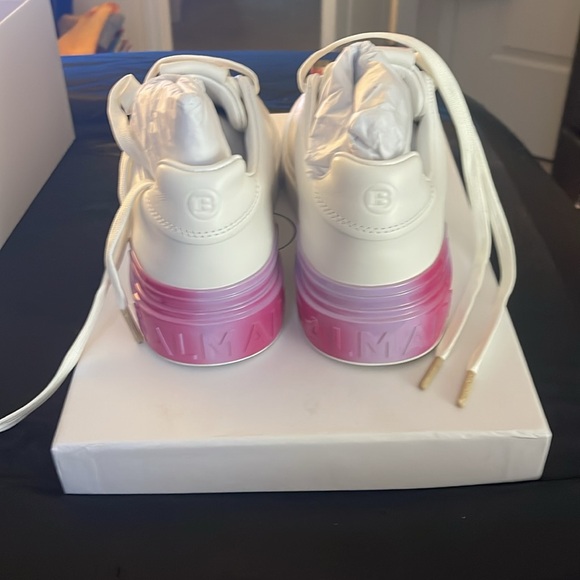 Balmain White Sneakers High-Top Classic Design - Picture 2 of 4